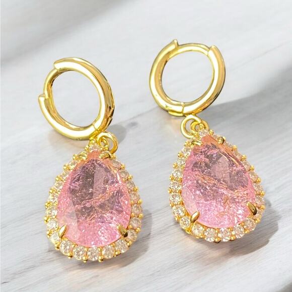 Pink Crackle Crystal Huggie Earrings NEW - Picture 1 of 8